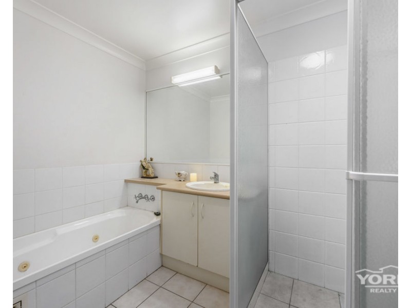 2/6A Ida Street, South Toowoomba QLD 4350