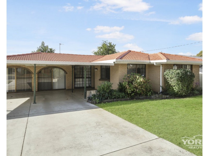 9 Lyndhurst Court, Newtown QLD 4350