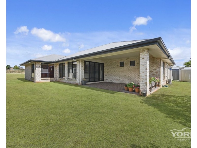 63 Pillar Street, Middle Ridge QLD 4350