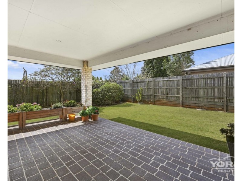 63 Pillar Street, Middle Ridge QLD 4350