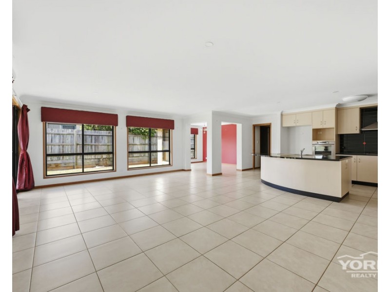 63 Pillar Street, Middle Ridge QLD 4350