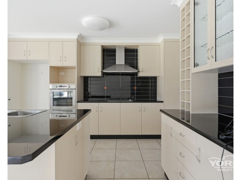 63 Pillar Street, Middle Ridge QLD 4350