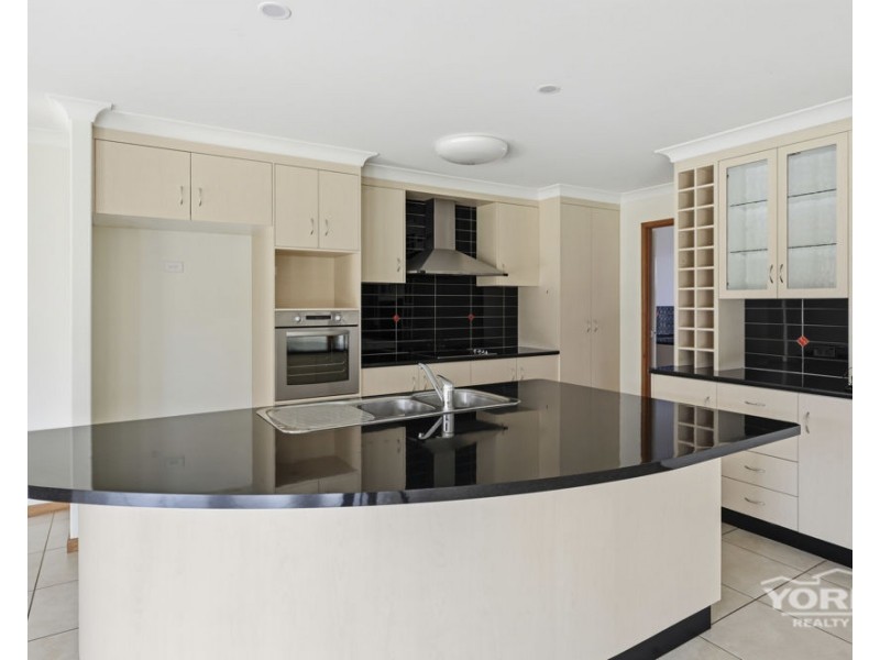 63 Pillar Street, Middle Ridge QLD 4350