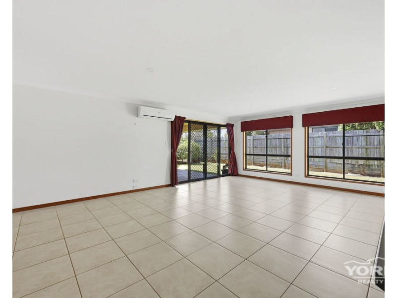 63 Pillar Street, Middle Ridge QLD 4350