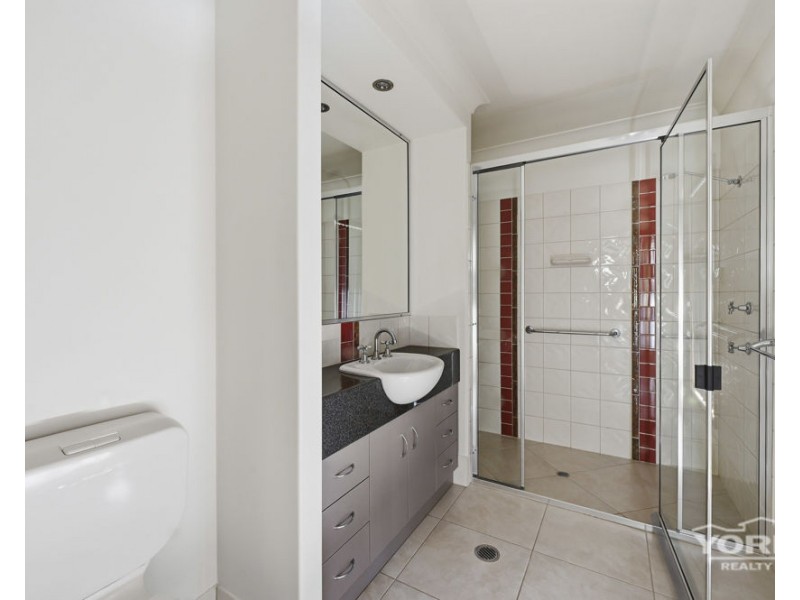 63 Pillar Street, Middle Ridge QLD 4350