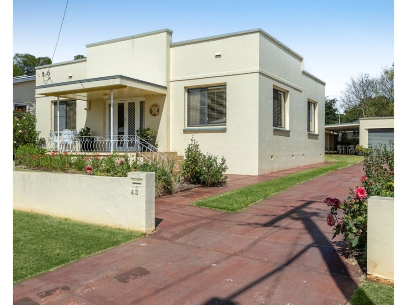 43 Leichhardt  Street, Centenary Heights QLD 4350