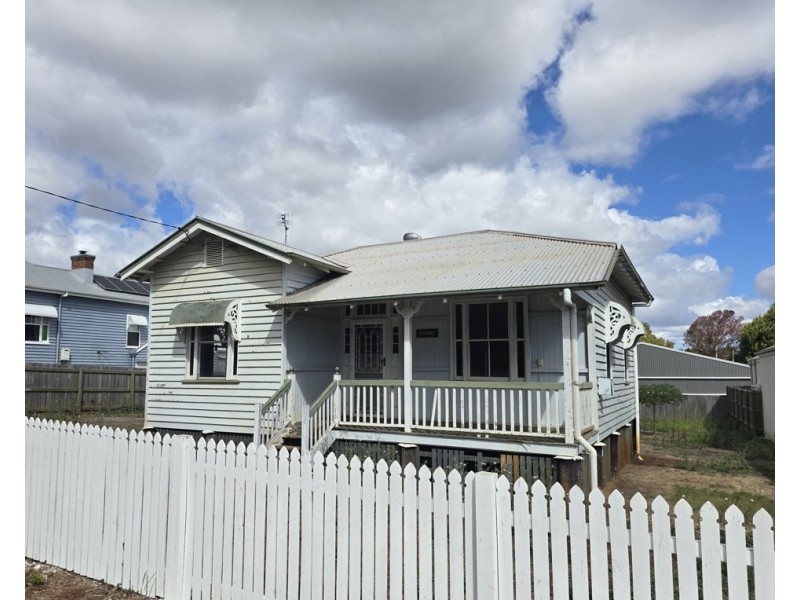 44 Dunmore Street, East Toowoomba QLD 4350