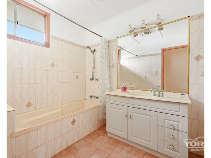 4 Mcintyre Street, Centenary Heights QLD 4350