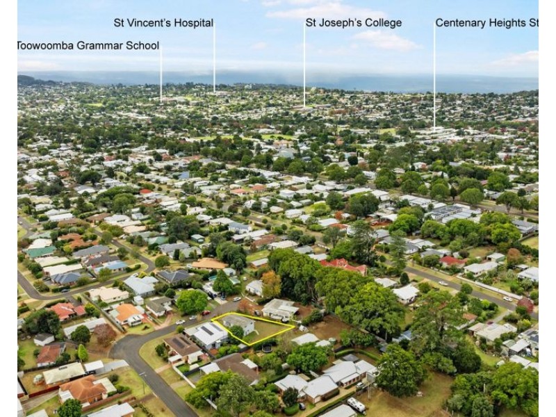 4 Mcintyre Street, Centenary Heights QLD 4350