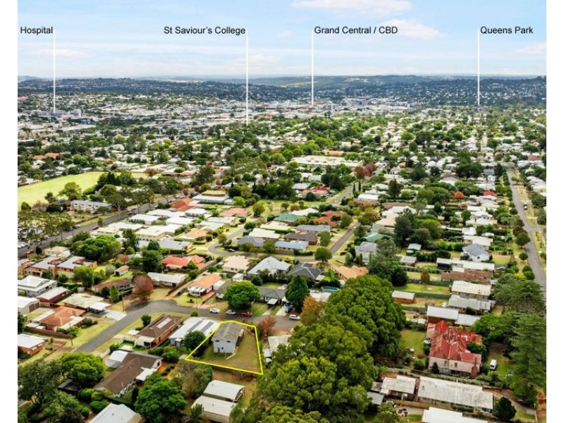 4 Mcintyre Street, Centenary Heights QLD 4350
