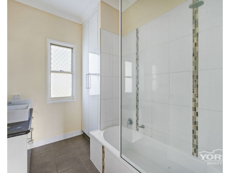 363 Hume Street, South Toowoomba QLD 4350