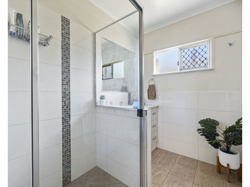 195 North Street, Rockville QLD 4350