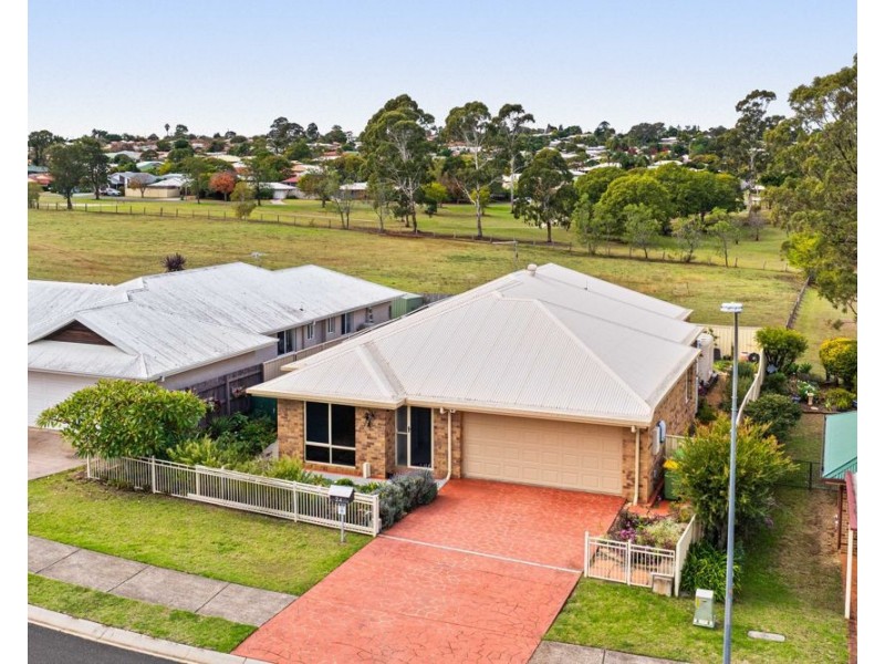24 Nash Drive, Glenvale QLD 4350