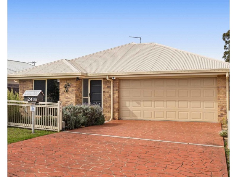 24 Nash Drive, Glenvale QLD 4350