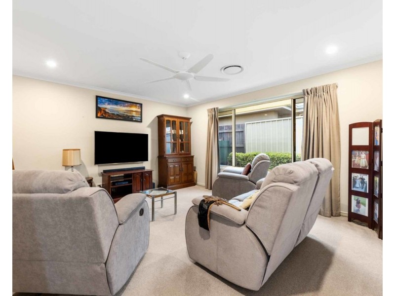 24 Nash Drive, Glenvale QLD 4350