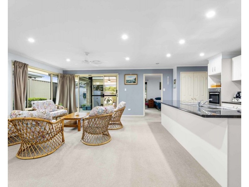 24 Nash Drive, Glenvale QLD 4350