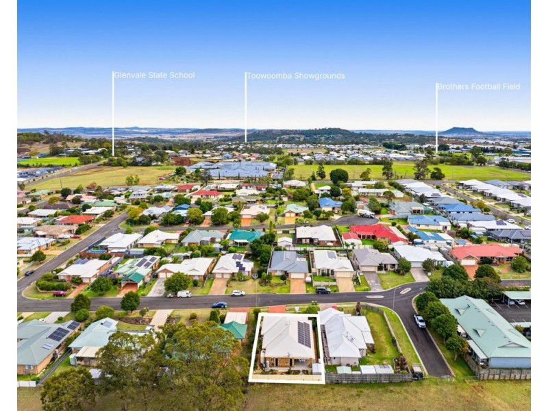 24 Nash Drive, Glenvale QLD 4350