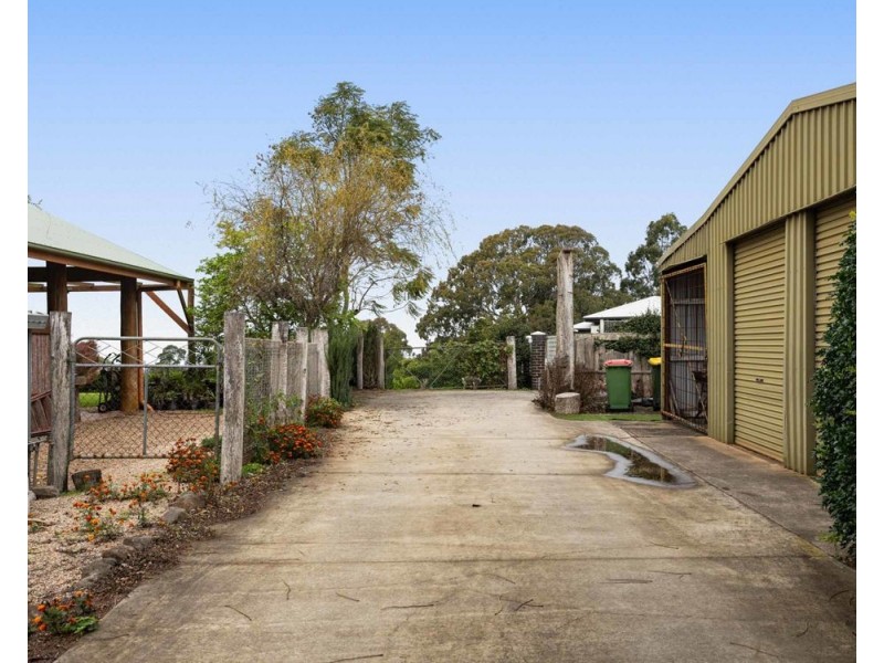 10483 New England Highway, Highfields QLD 4352