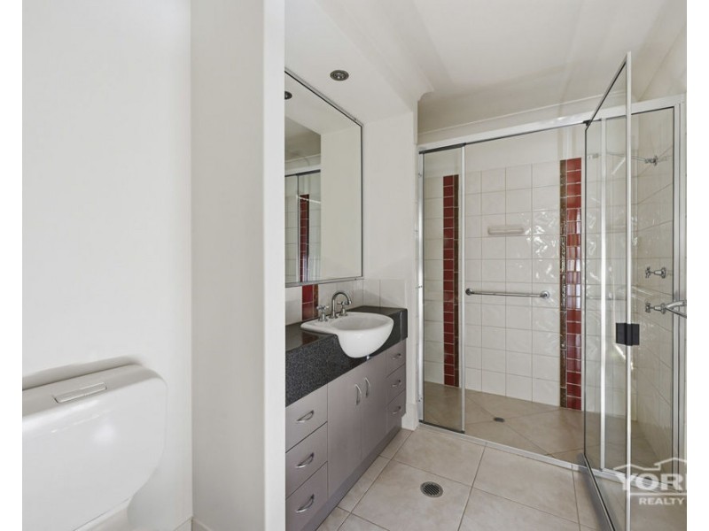 63 Pillar Street, Middle Ridge QLD 4350