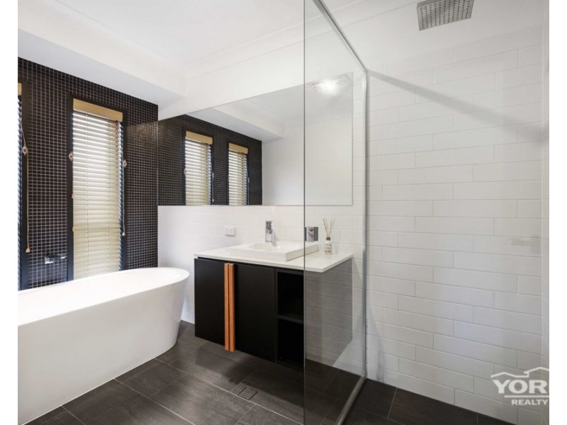 11 Hancock Circuit, Kleinton QLD 4352