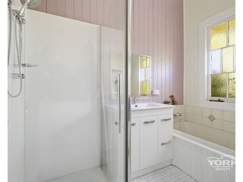 96 Holberton Street, Newtown QLD 4350