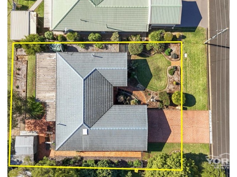 21 Jason Street, Wilsonton Heights QLD 4350