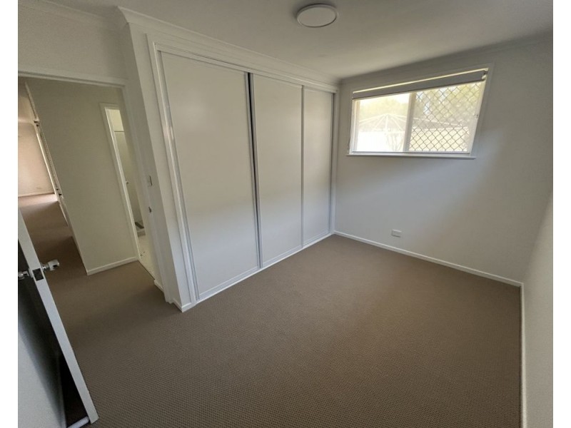 39 Paradise Street, Harristown QLD 4350