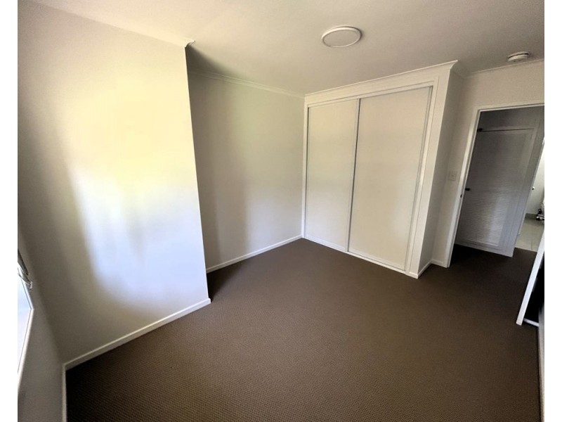 39 Paradise Street, Harristown QLD 4350