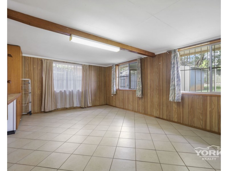 82 Hogg Street, Rockville QLD 4350