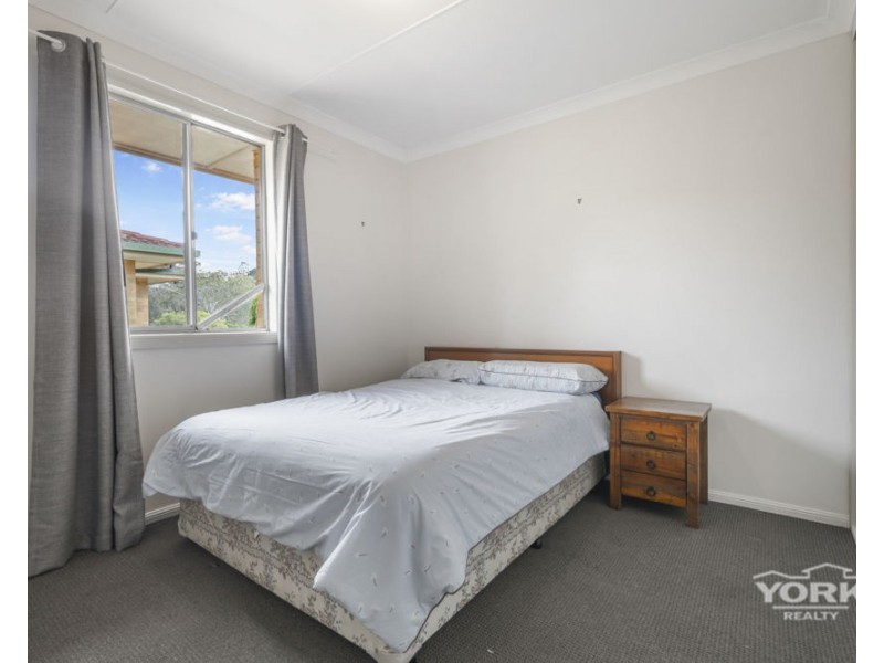 82 Hogg Street, Rockville QLD 4350