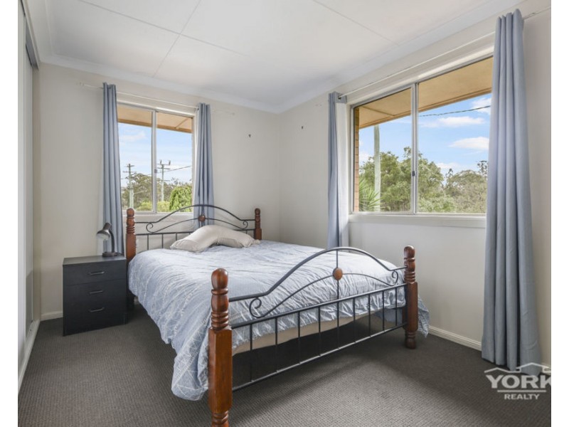82 Hogg Street, Rockville QLD 4350