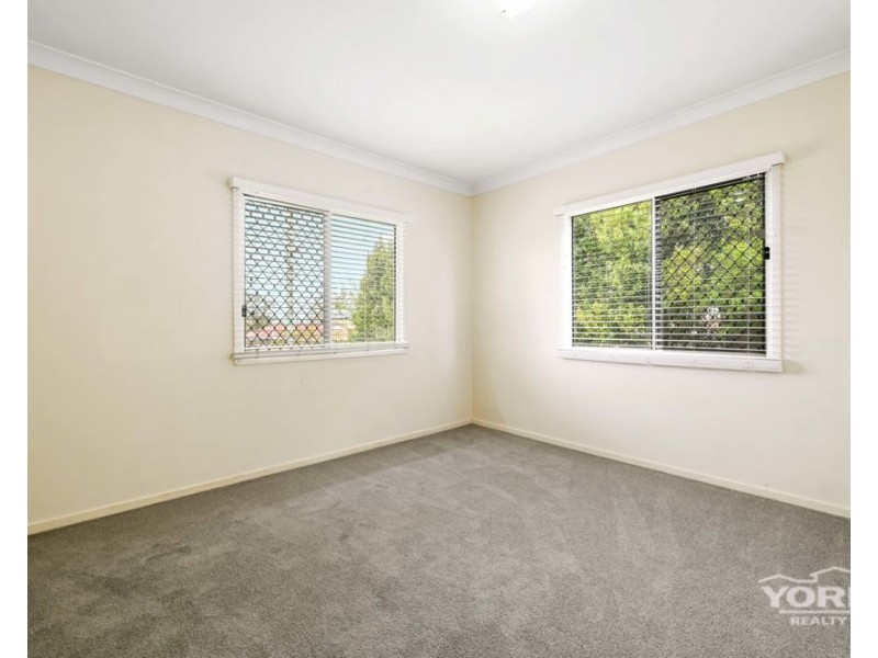 83 Hoey Street, Kearneys Spring QLD 4350
