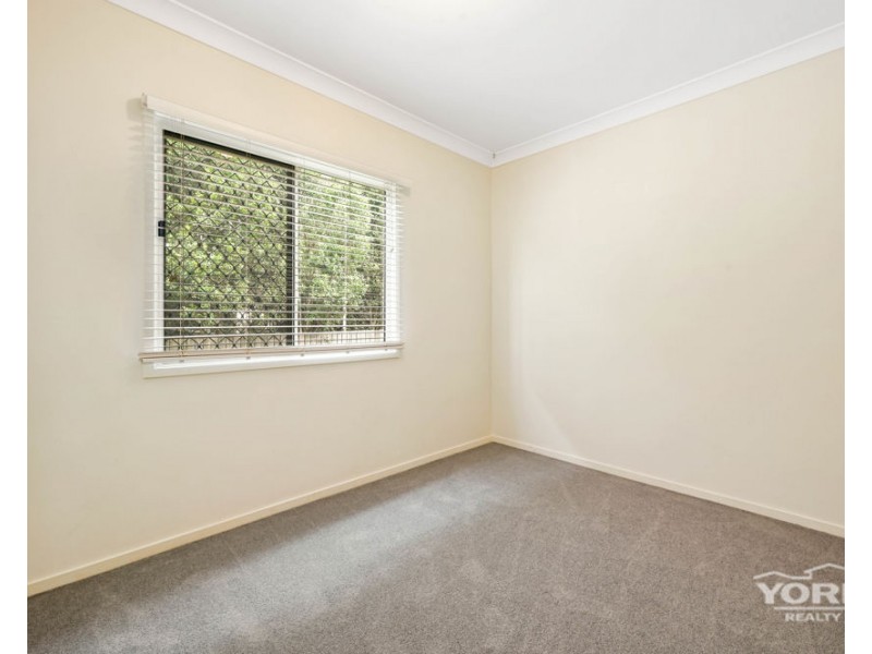 83 Hoey Street, Kearneys Spring QLD 4350
