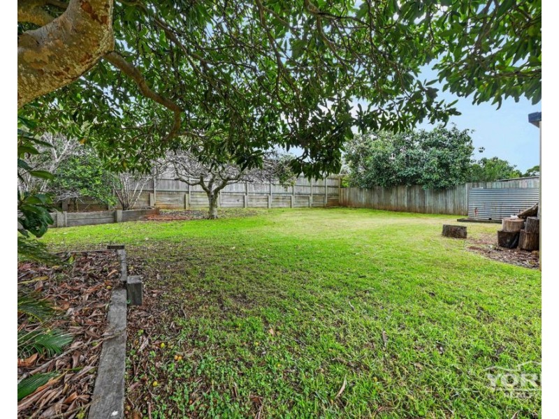 83 Hoey Street, Kearneys Spring QLD 4350