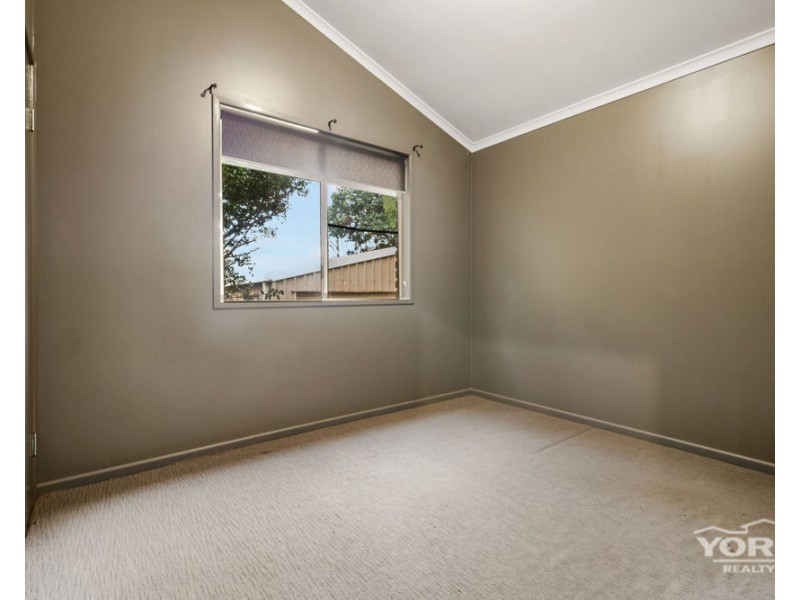 8 Sims Court, Rockville QLD 4350