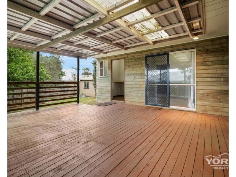 8 Sims Court, Rockville QLD 4350