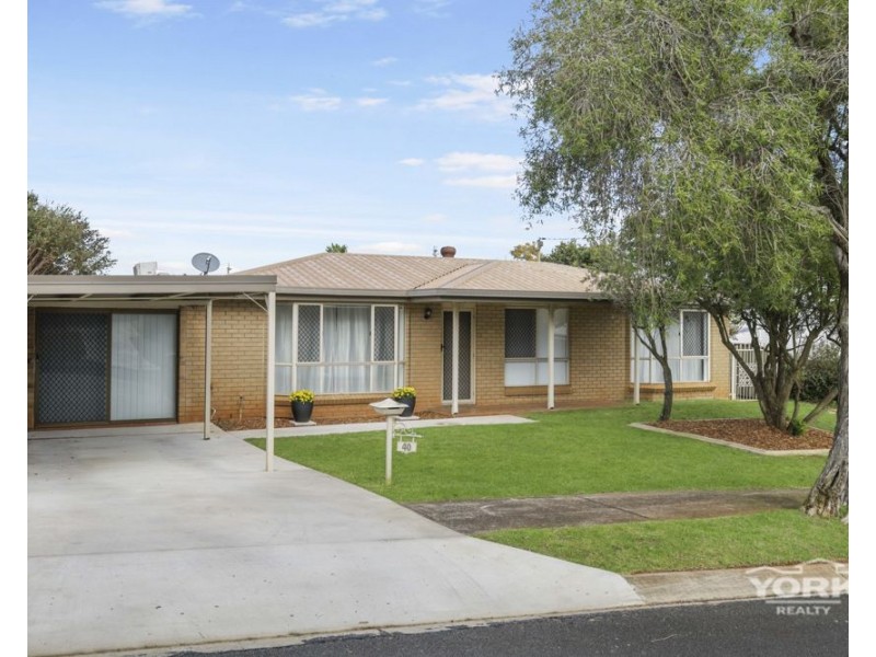 40 Blue Gum Drive, Newtown QLD 4350