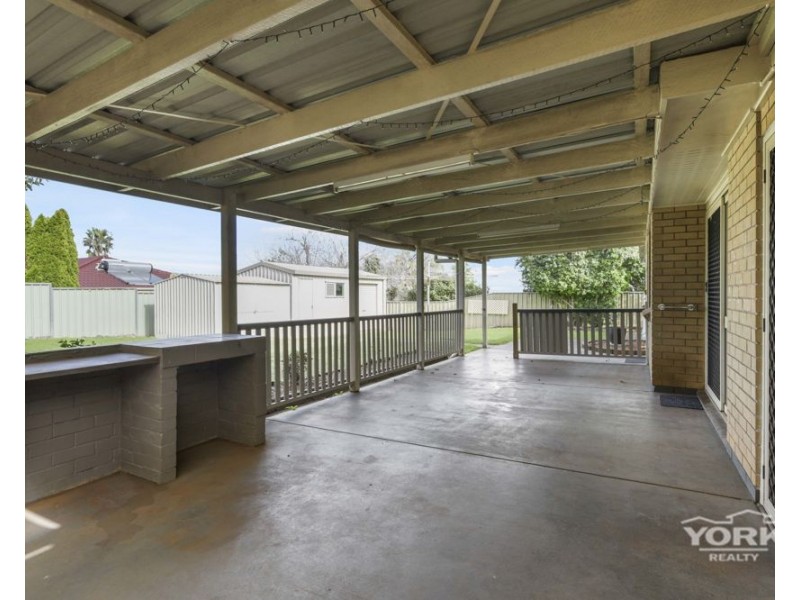 40 Blue Gum Drive, Newtown QLD 4350