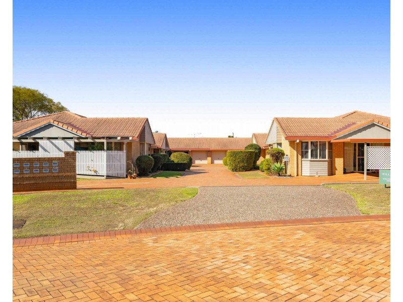 Villa 2/4-6 Glenfield Court, Middle Ridge QLD 4350
