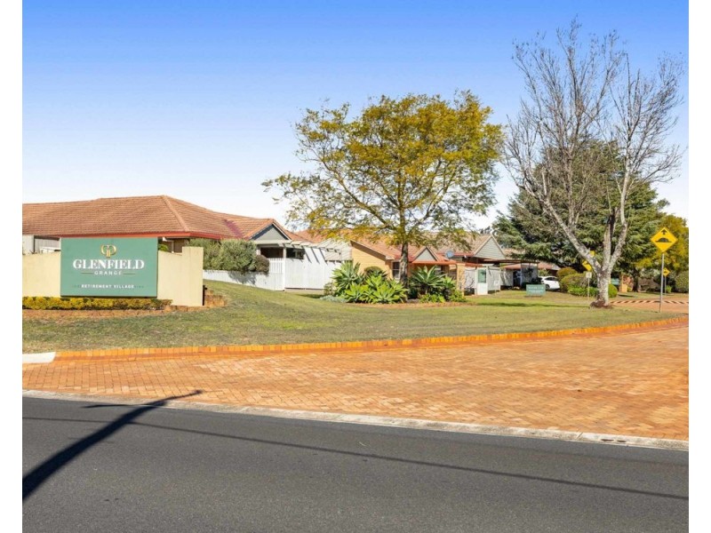 Villa 2/4-6 Glenfield Court, Middle Ridge QLD 4350