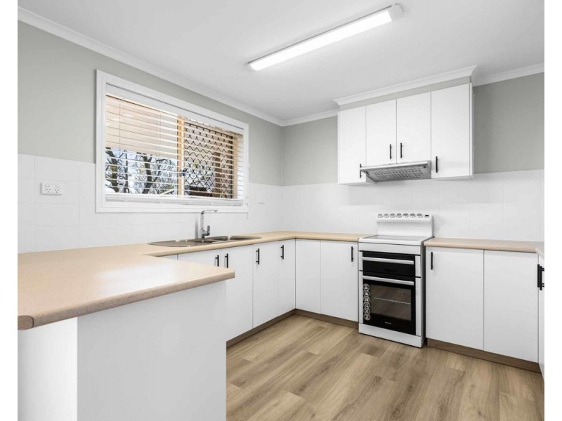 Villa 2/4-6 Glenfield Court, Middle Ridge QLD 4350