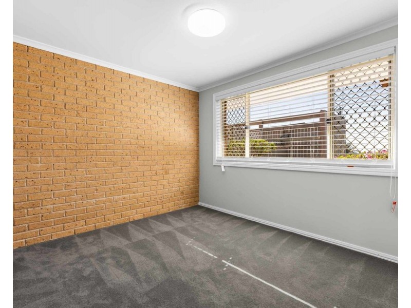 Villa 2/4-6 Glenfield Court, Middle Ridge QLD 4350