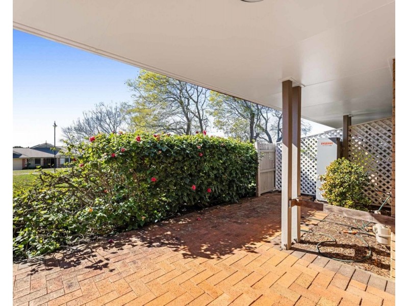 Villa 2/4-6 Glenfield Court, Middle Ridge QLD 4350