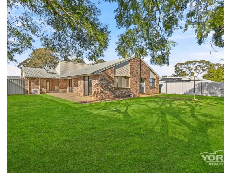 15 Luck Street, Drayton QLD 4350