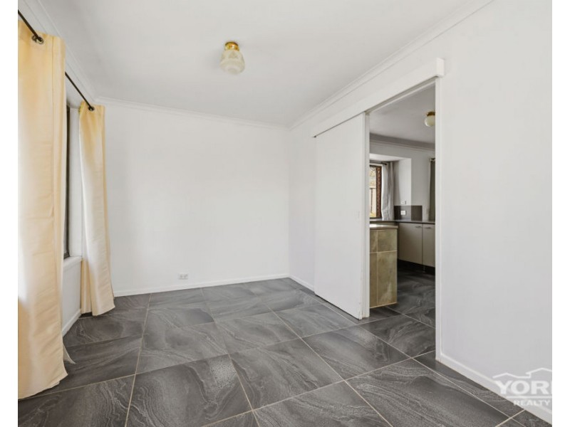 2 Champagne Crescent, Wilsonton Heights QLD 4350