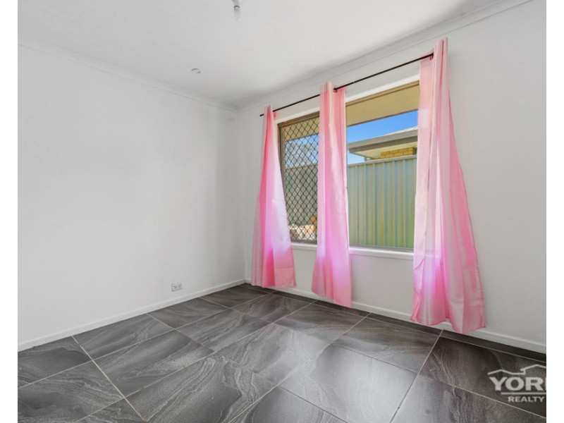 2 Champagne Crescent, Wilsonton Heights QLD 4350