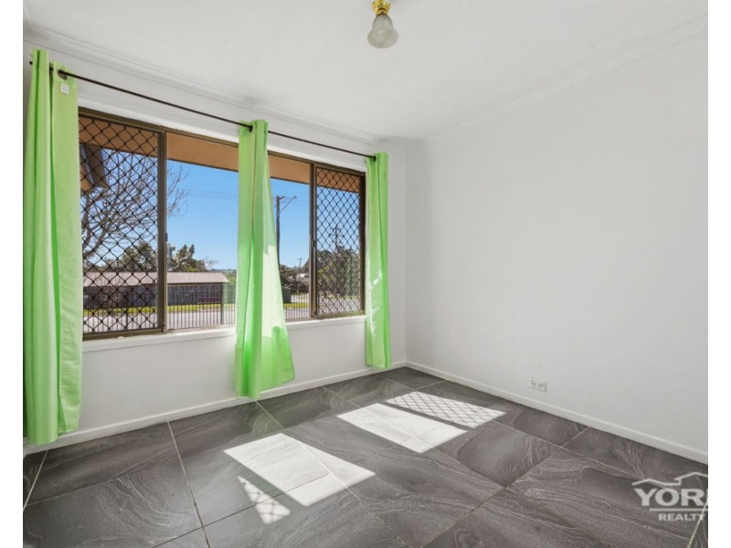 2 Champagne Crescent, Wilsonton Heights QLD 4350