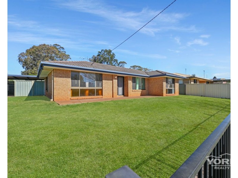 2 Champagne Crescent, Wilsonton Heights QLD 4350