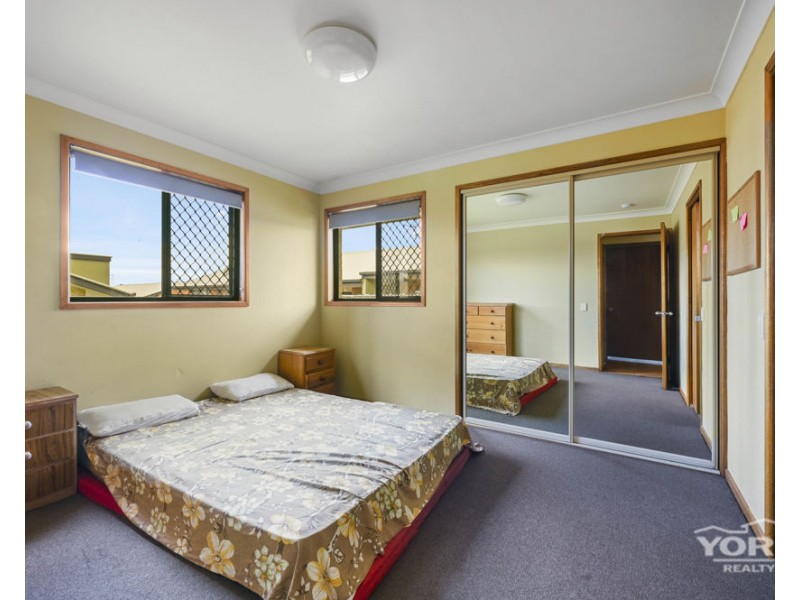 2/15 Donna Court, Kearneys Spring QLD 4350