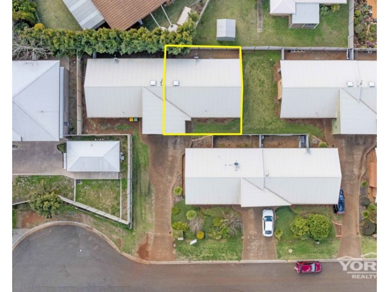 2/15 Donna Court, Kearneys Spring QLD 4350
